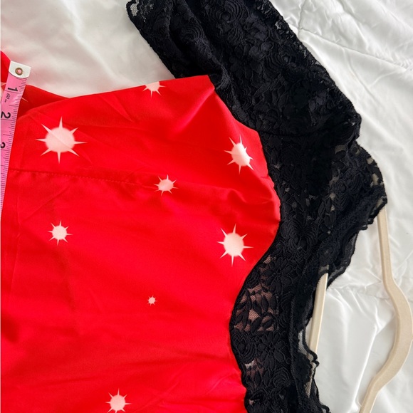 Christmas dress, lightweight, 3xl runs small. See measurements in pics - Picture 4 of 9